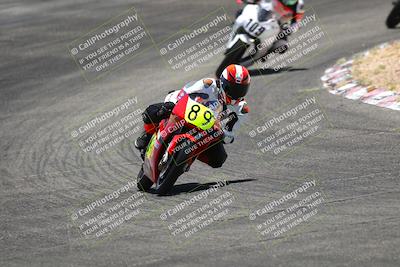 media/Jun-05-2022-WERA (Sun) [[64b01df28d]]/Race 4 and 6 LW twins superstocclumbman E superstock F superstock/